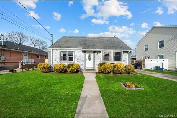 225 Windsor Parkway, Hempstead, NY 11550