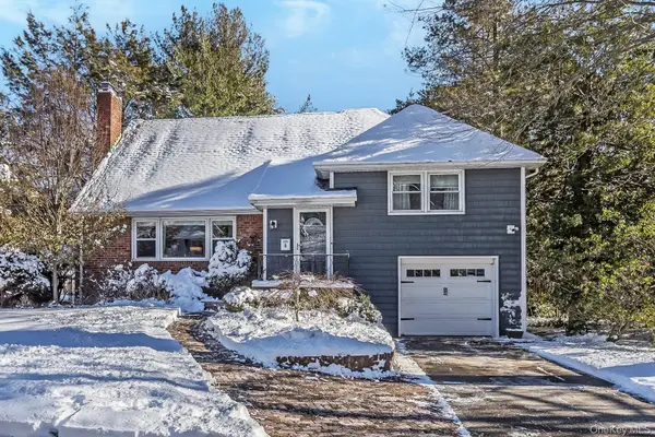 16 Cliff Way, Port Washington, NY 11050