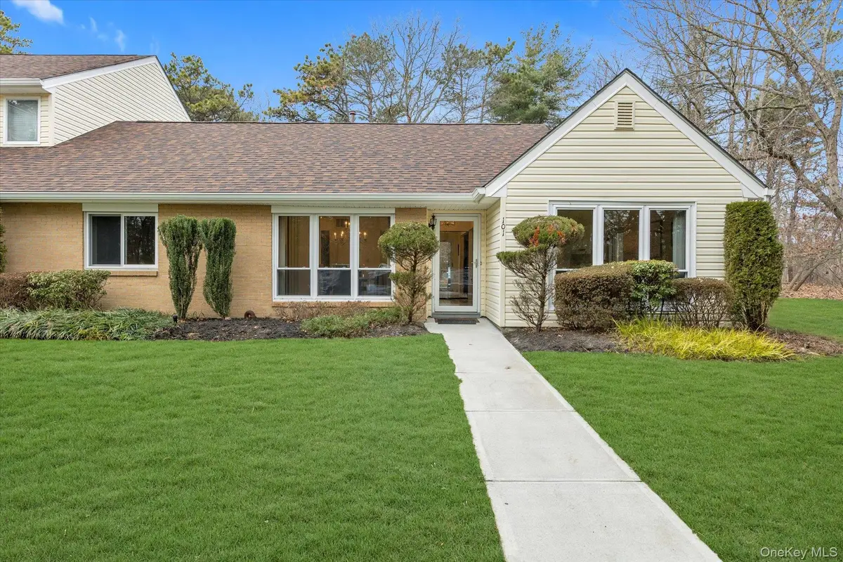 101 Dari Drive, Holbrook, NY 11741 - Image #1