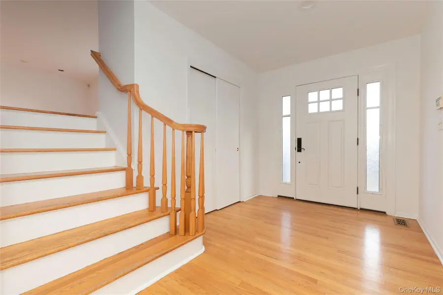 14 Theresa Lane, Harrison, NY 10528 - Image #2