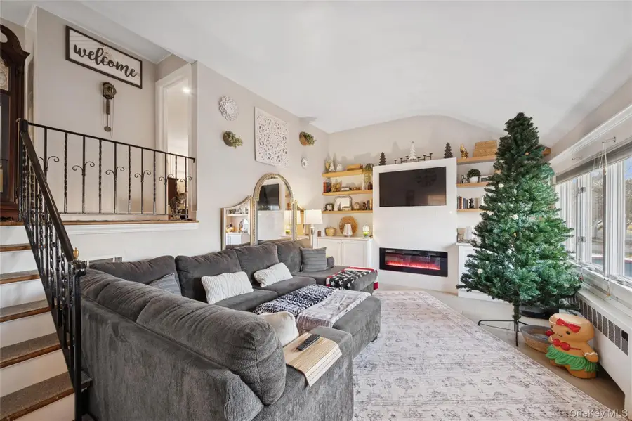 14 Blanchard Street, West Babylon, NY 11704 - Image #3