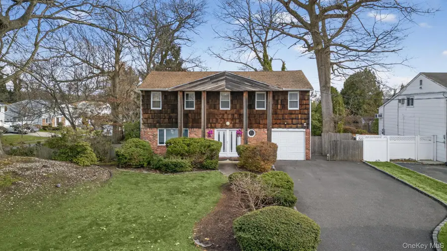 111 Shinbone Lane, Commack, NY 11725 - Image #2