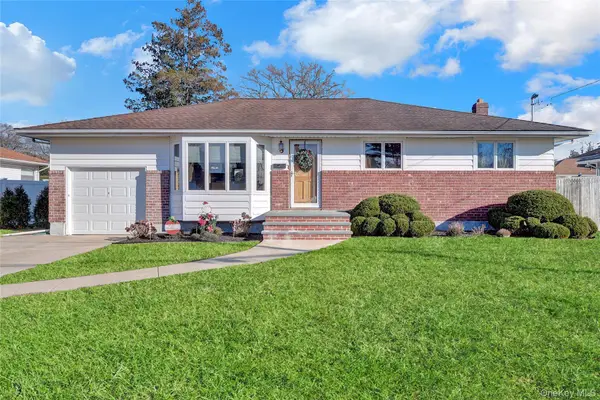 607 Saint George Avenue, North Babylon, NY 11703