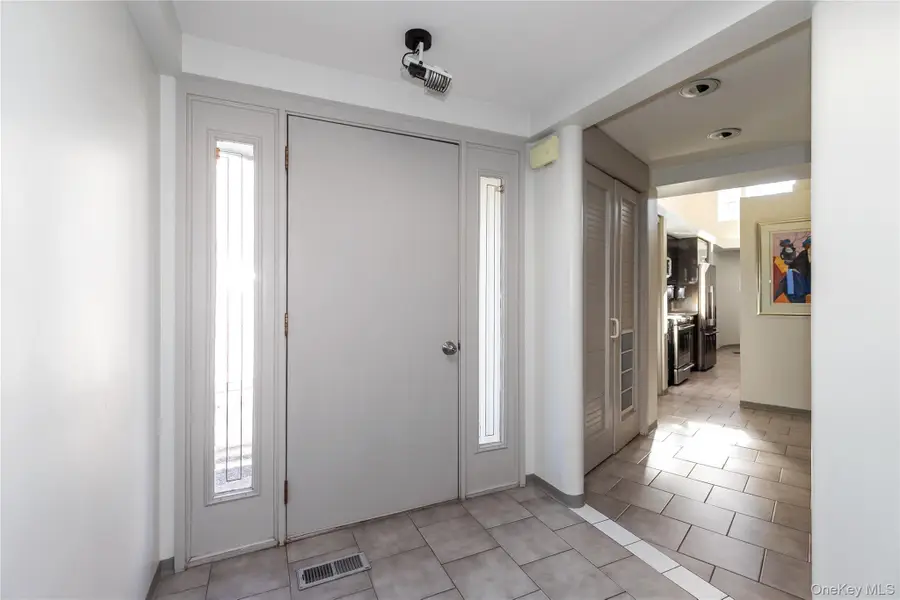 1 Franklin Road, Great Neck, NY 11024 - Image #2