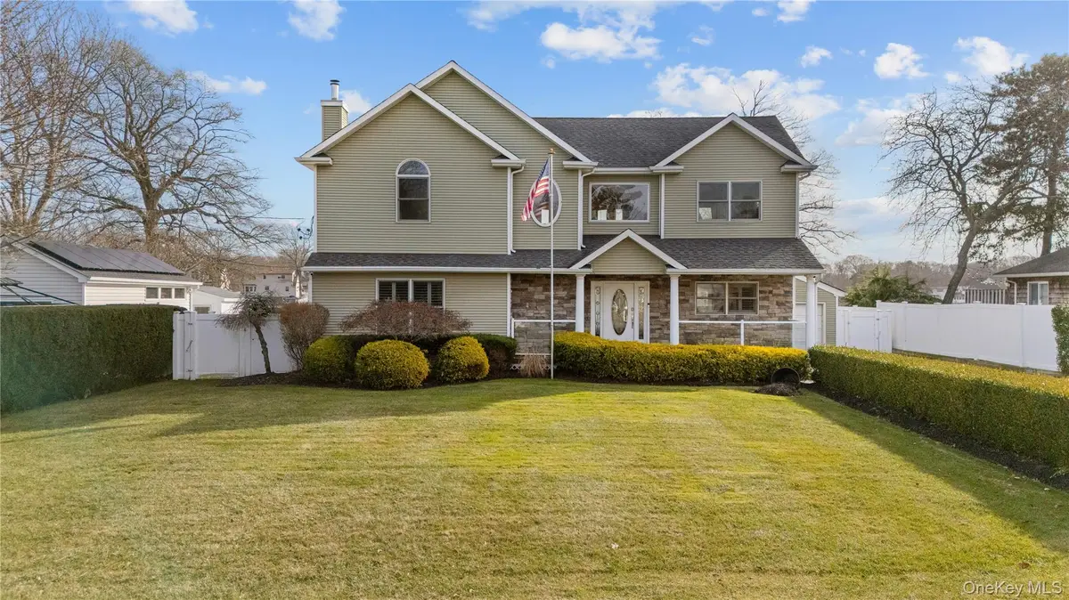 85 S Dunton Avenue, East Patchogue, NY 11772 - Image #1