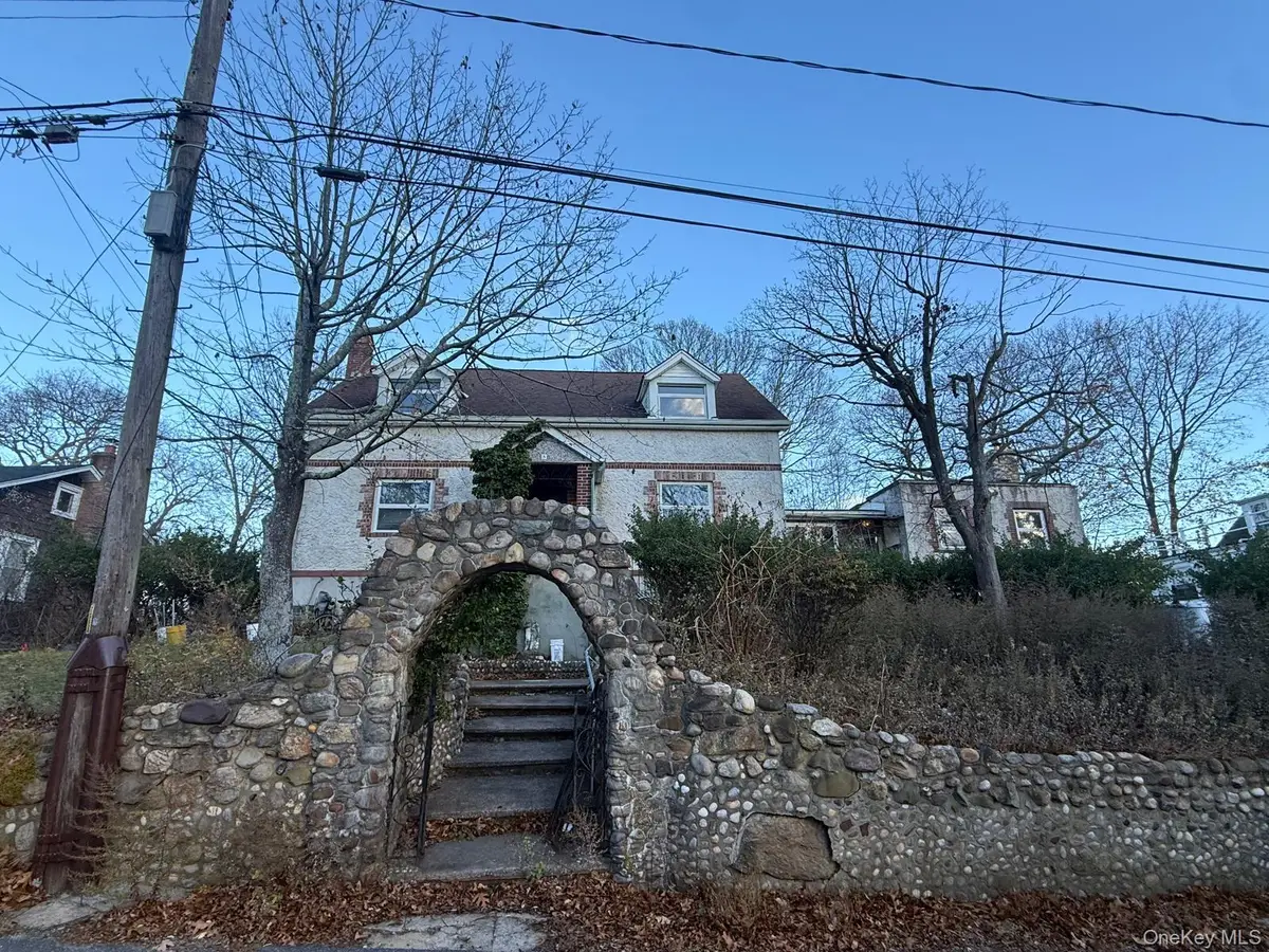 5 Oakland Avenue, Rocky Point, NY 11778 - Image #1