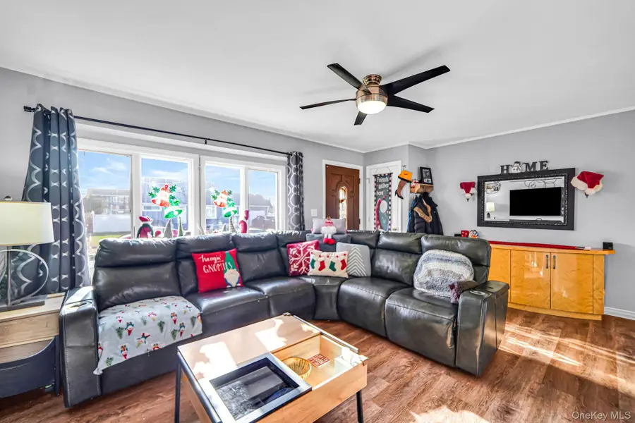 386 33rd Street, Lindenhurst, NY 11757 - Image #3