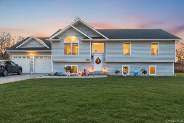 468 Granny Road, Medford, NY 11763