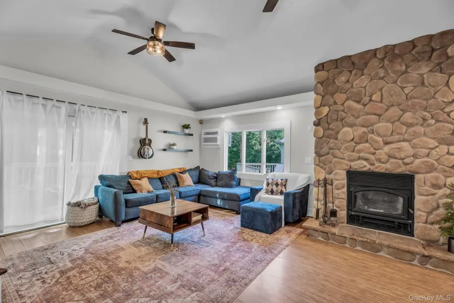 64 Sally Lane, Ridge, NY 11961 - Image #3