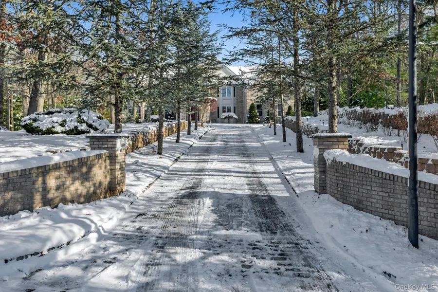 7 Pitch Pine Court, Northport, NY 11768 - Image #2