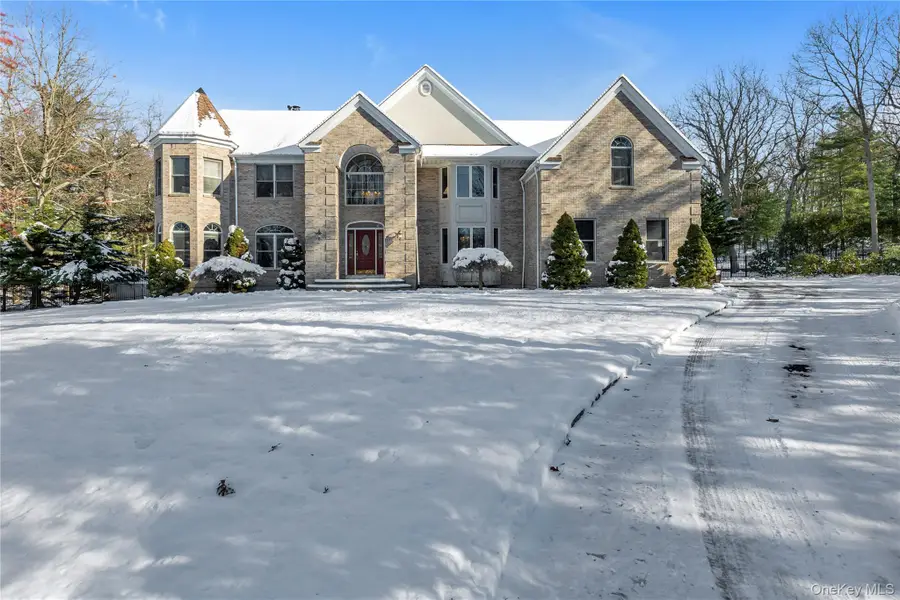 7 Pitch Pine Court, Northport, NY 11768 - Image #3