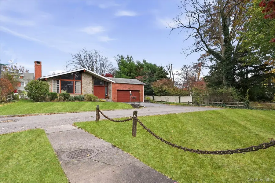 11 Washington Place, Port Washington, NY 11050 - Image #3