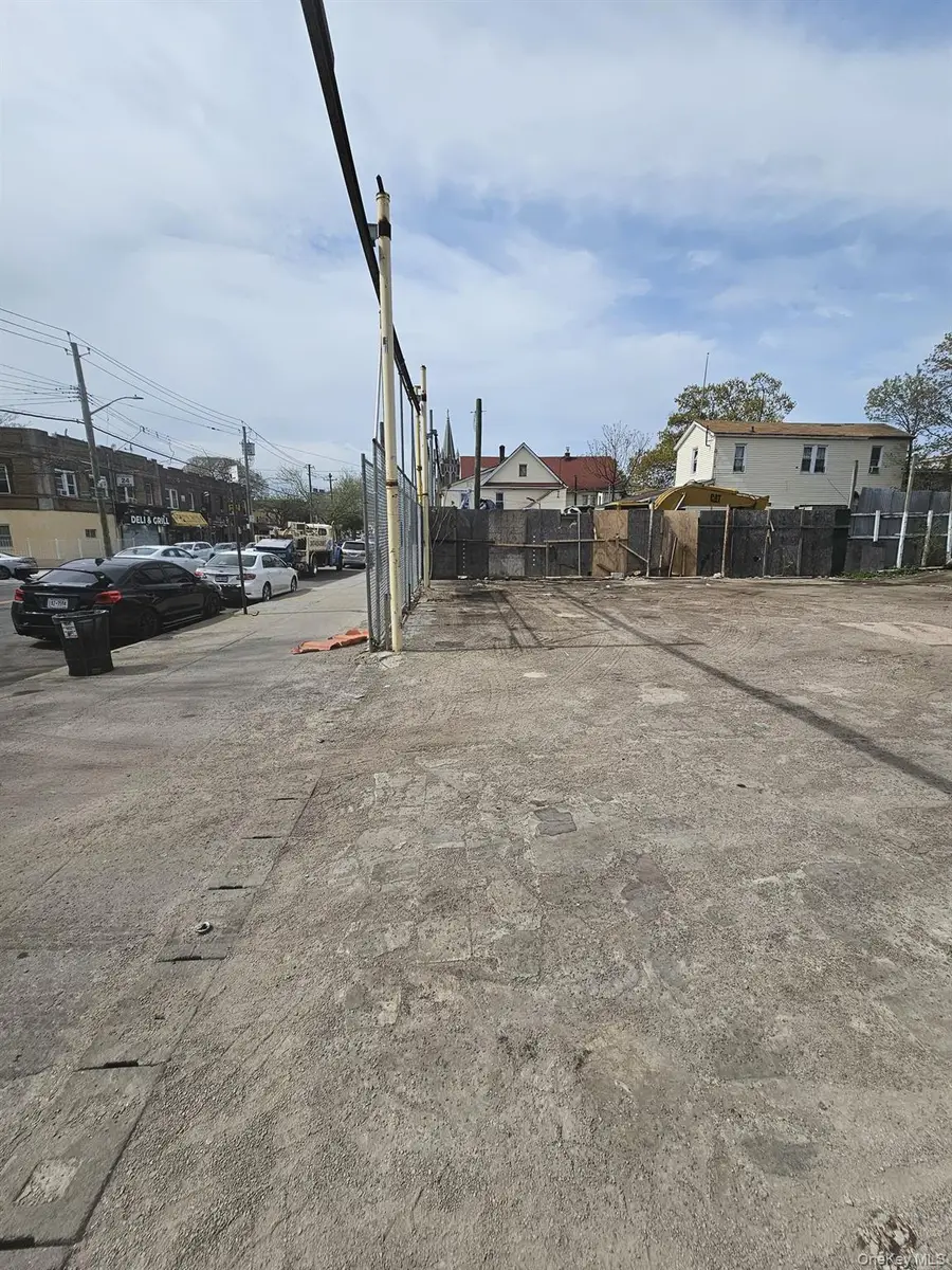 109-17 109-19 109-21 Sutphin Blvd, Jamaica, NY 11435 - Image #2