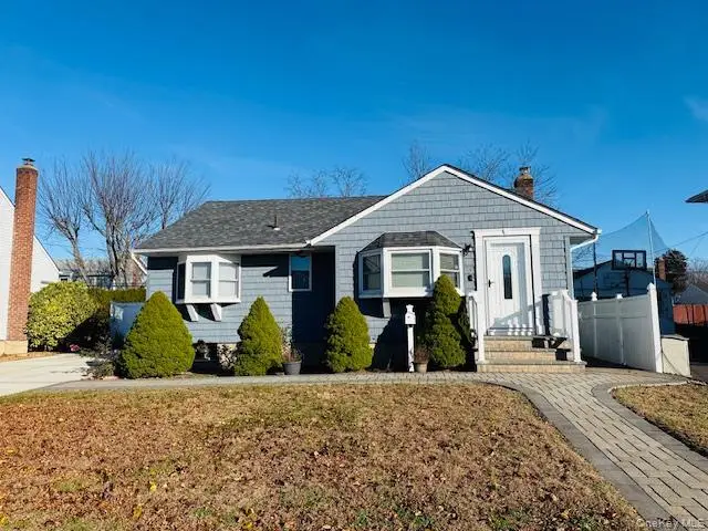 9 Ferndale Drive, Hicksville, NY 11801 - Image #1