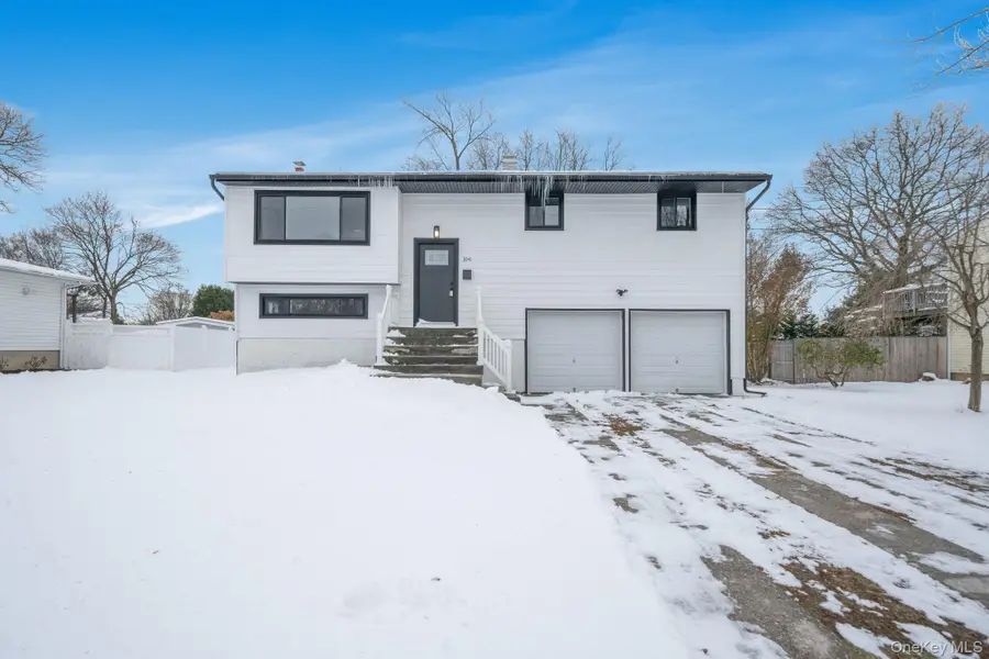 104 Harrisburg Street, Bay Shore, NY 11706 - #3