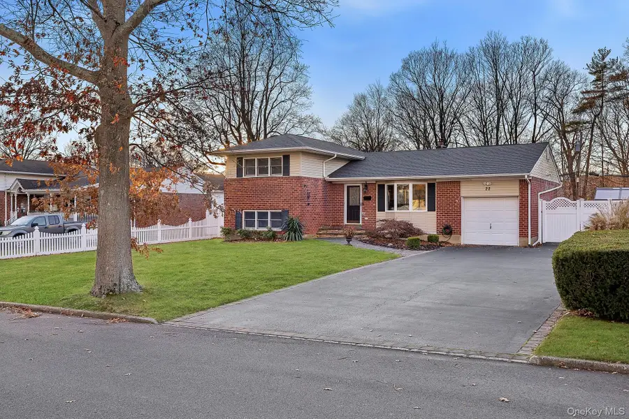 22 Niagara Lane, Commack, NY 11725 - Image #3