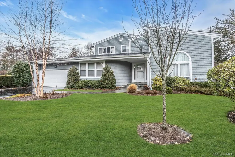 52 Hyde Court, Manhasset, NY 11030 - Image #2