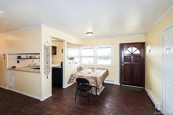 12 E Millpage Drive, Bethpage, NY 11714 - Image #2