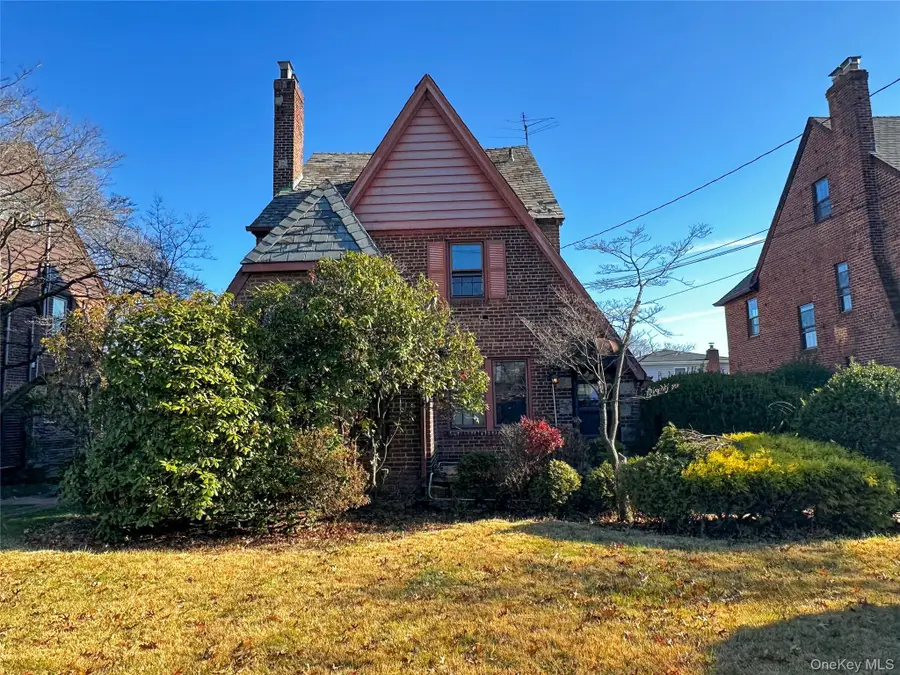192 Brixton Road S, Garden City, NY 11530 - Image #3