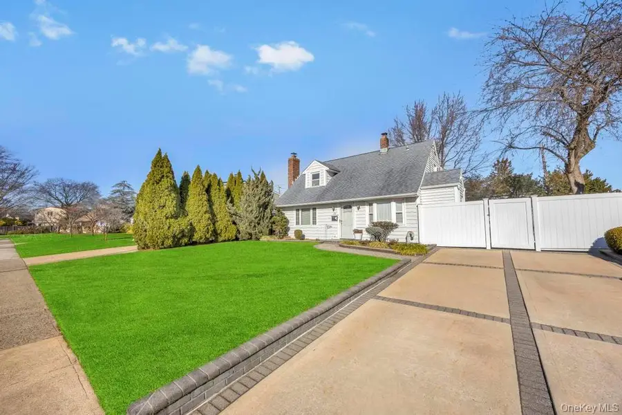 23 Haven Lane, Levittown, NY 11756 - Image #3