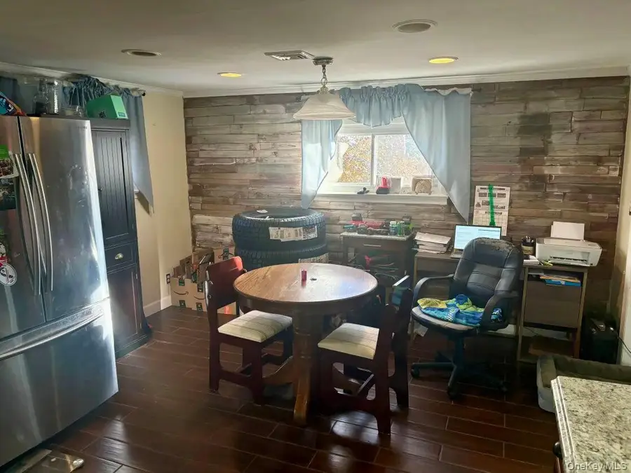 11 Tell Avenue, Deer Park, NY 11729 - Image #3