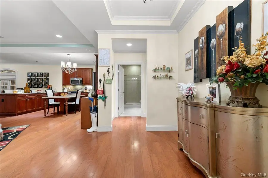 365 Trotting Lane, Westbury, NY 11590 - Image #3