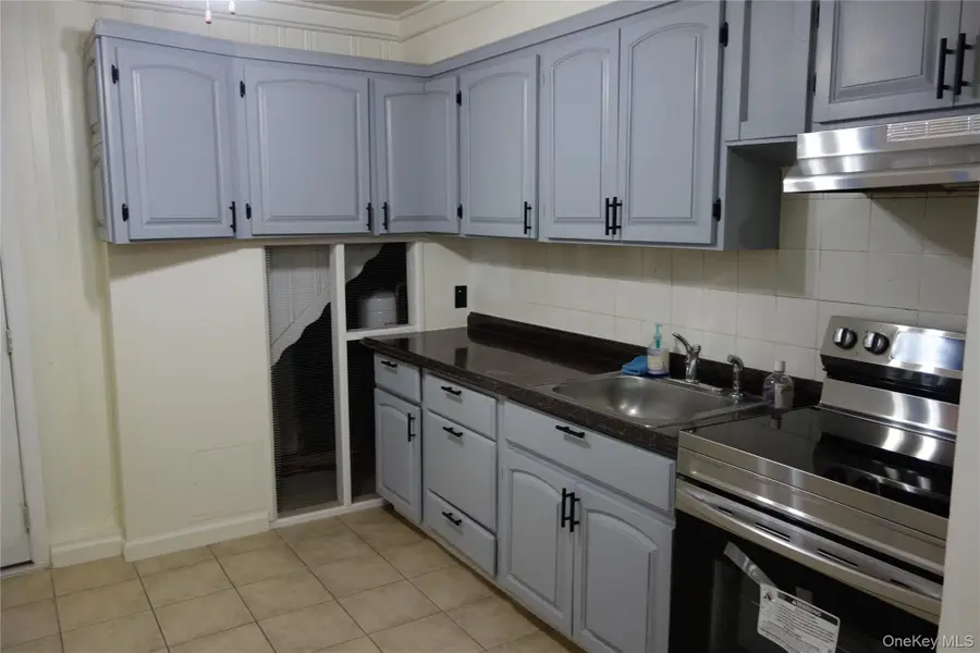 664 Bryant Street, Westbury, NY 11590 - Image #2