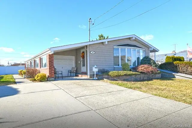 122 Miller Road, Hicksville, NY 11801 - Image #3