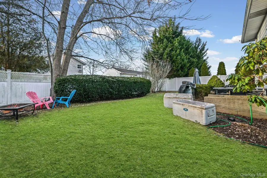 149 Crestwood Boulevard, Farmingdale, NY 11735 - Image #2