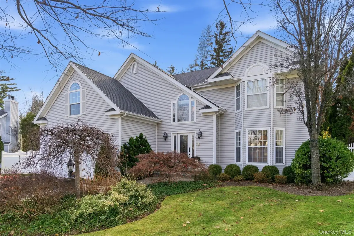 22 Knott Drive, Glen Cove, NY 11542 - Image #1