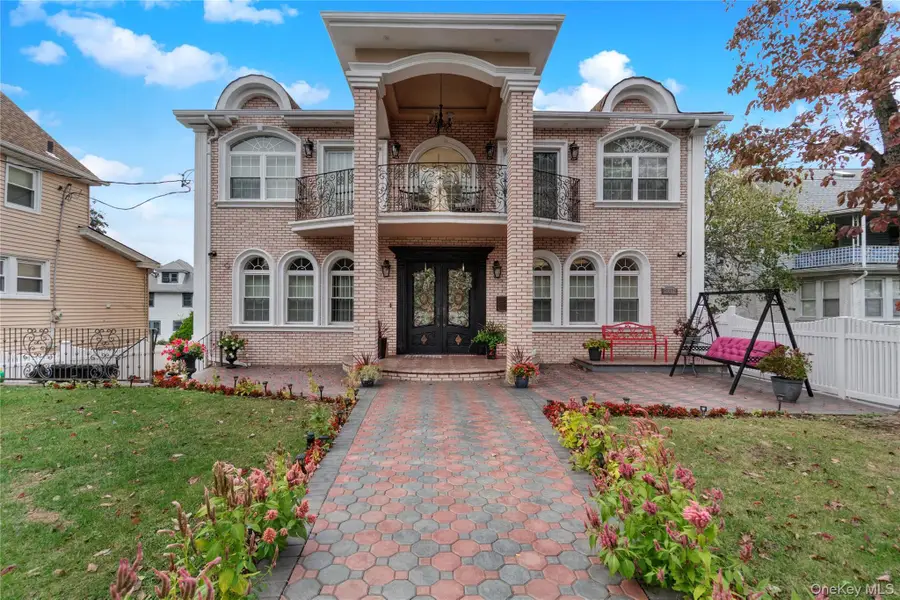 19319 109th Road, Saint Albans, NY 11412 - Image #2