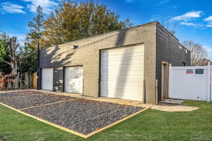 45 Redington Street, Bay Shore, NY 11706 - Image #2