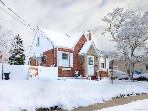 17 Laurel Place, Valley Stream, NY 11580