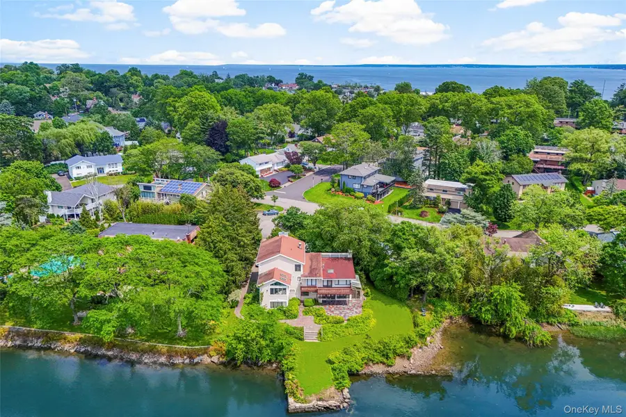 31 Clover Place, New Rochelle, NY 10805 - #3