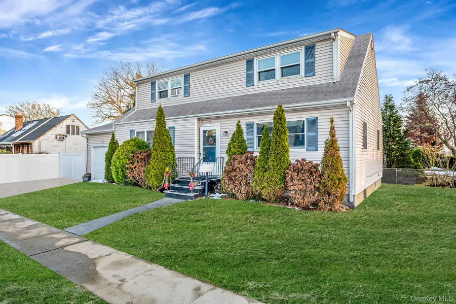 15 Macon Street, Lindenhurst, NY 11757 - Image #3