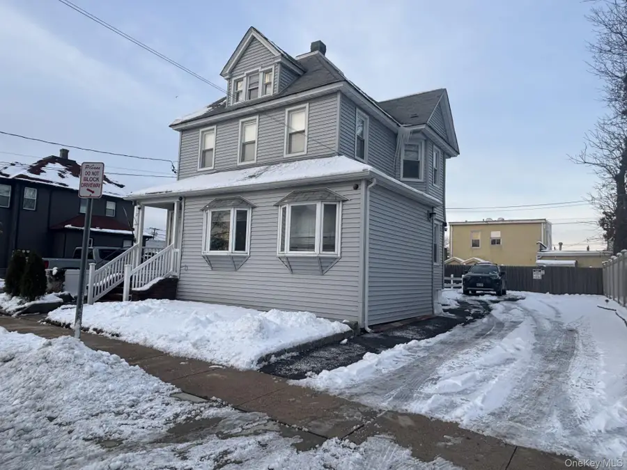 27 W Lincoln Avenue, Valley Stream, NY 11580 - Image #2