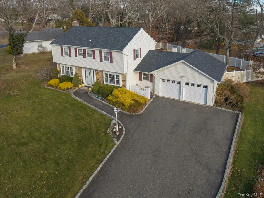 123 Wedgewood Drive, Coram, NY 11727 - Image #2