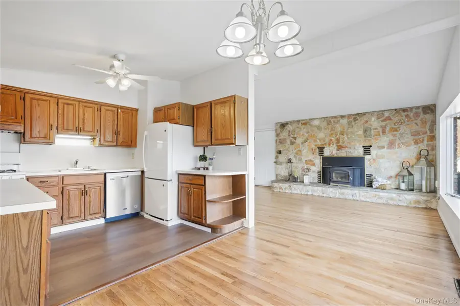 31 S Lexow Avenue, Nanuet, NY 10954 - Image #2