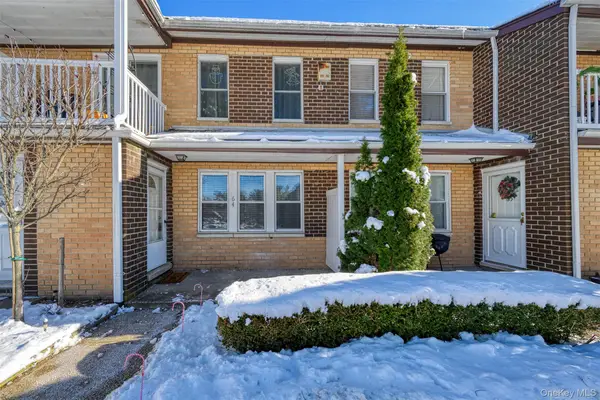 64 Artist Lake Drive, Middle Island, NY 11953