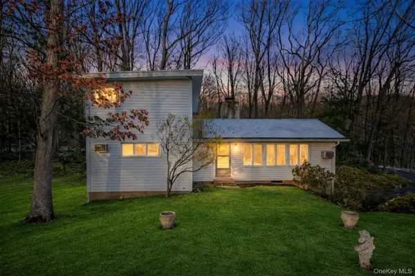 1471 W Old Logging Road, Yorktown Heights, NY 10598