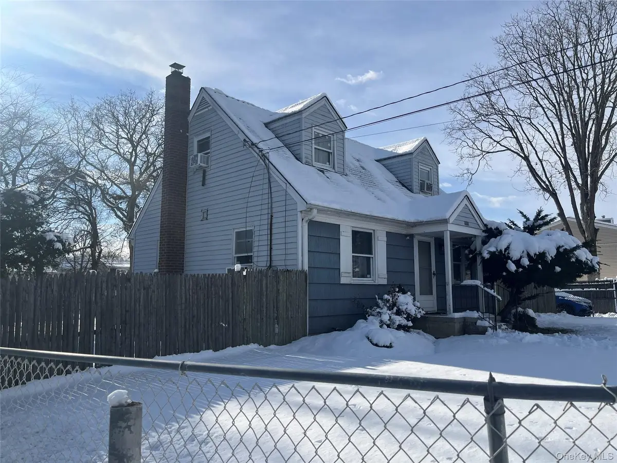 466 44th Street, North Amityville, NY 11757 - Image #1