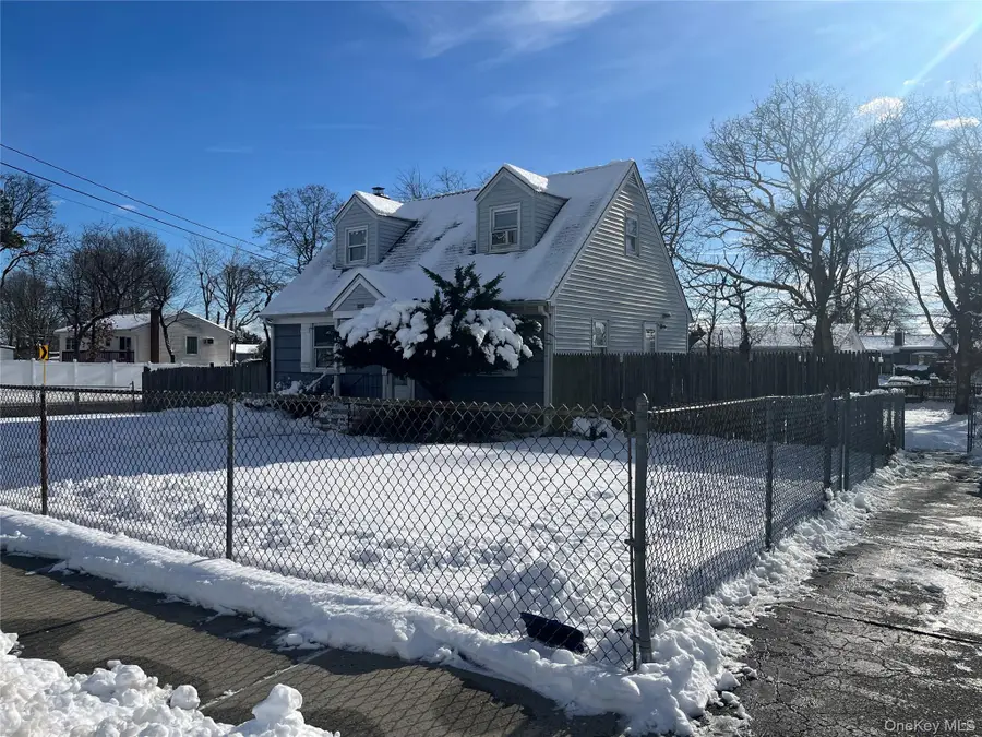 466 44th Street, North Amityville, NY 11757 - Image #2