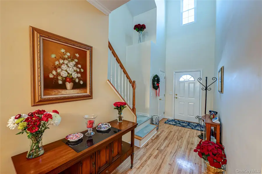 4 Chelsea Drive, Smithtown, NY 11787 - Image #2