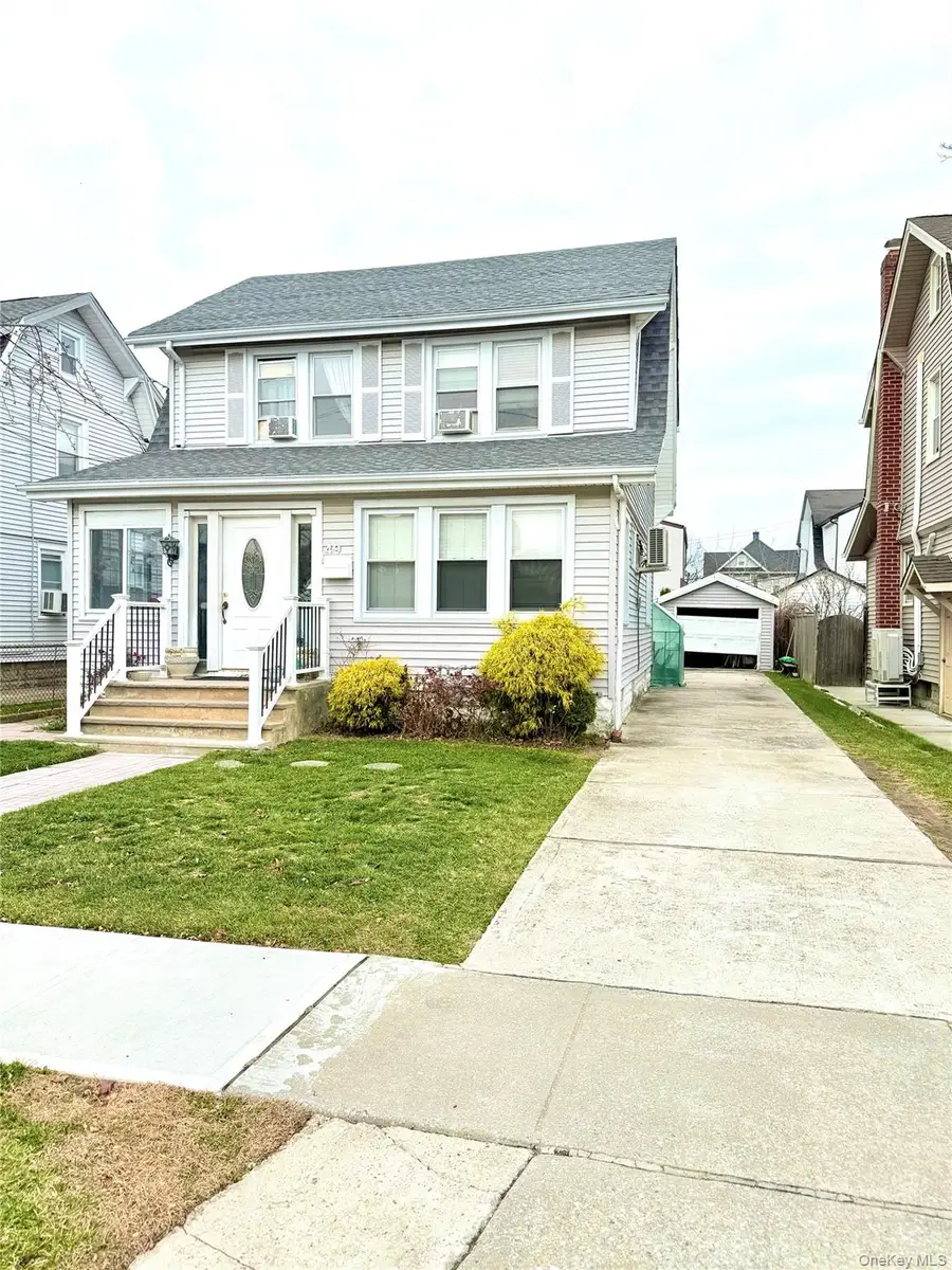 49 Malden Avenue, Lynbrook, NY 11563 - Image #2