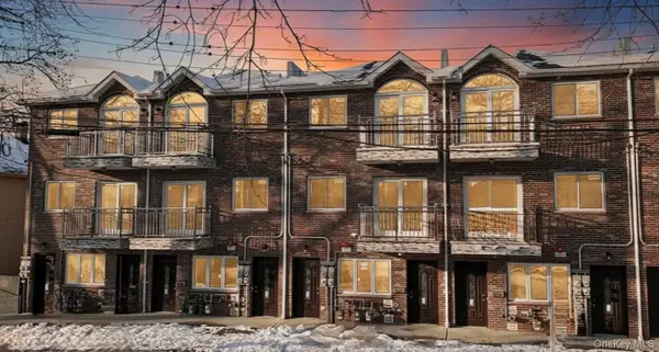 104-49 49th Ave, Corona, NY 11368