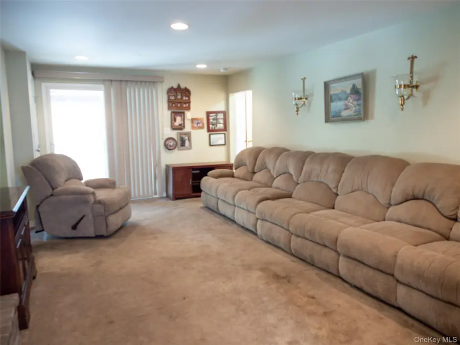 1277 Lednam Court, Merrick, NY 11566 - Image #3