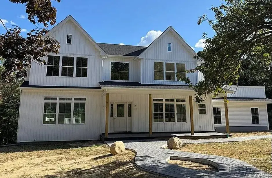 44 Elder Avenue, Farmingville, NY 11738 - Image #1