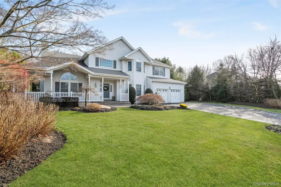 7 Park View Lane, Lake Grove, NY 11755 - Image #2