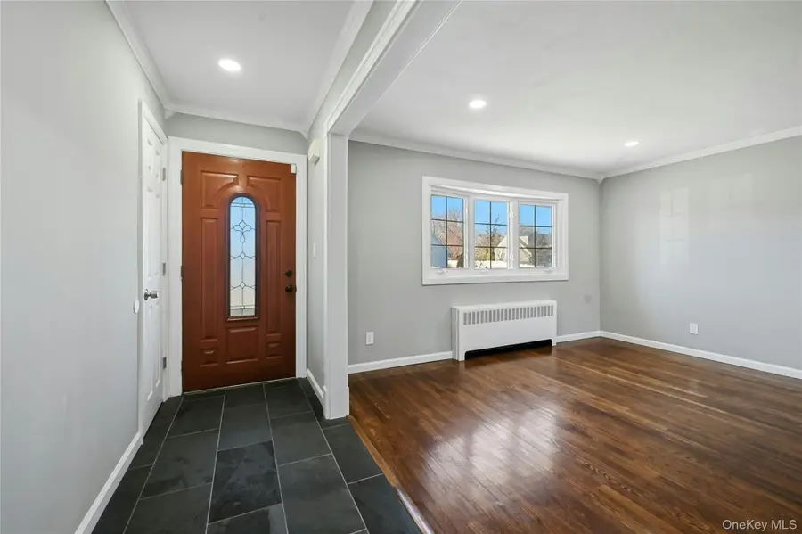 123 S Fordham Road, Hicksville, NY 11801 - Image #2