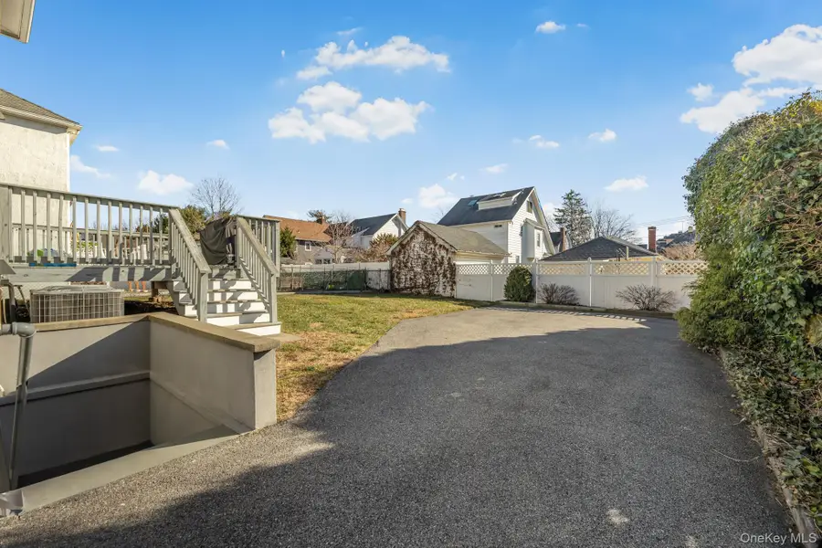 9 Lyons Place, New Rochelle, NY 10801 - Image #3